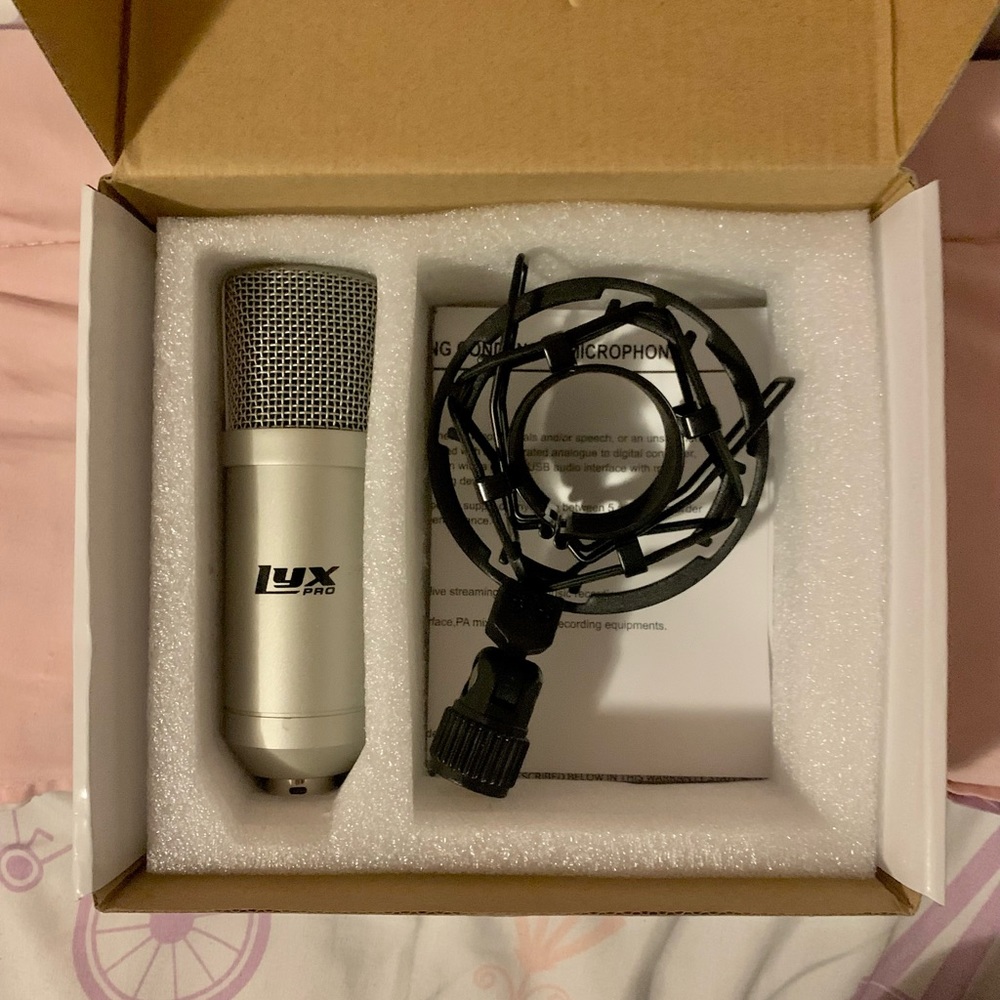 LyxPro Standard Condenser Microphone w/ & Pop Filter